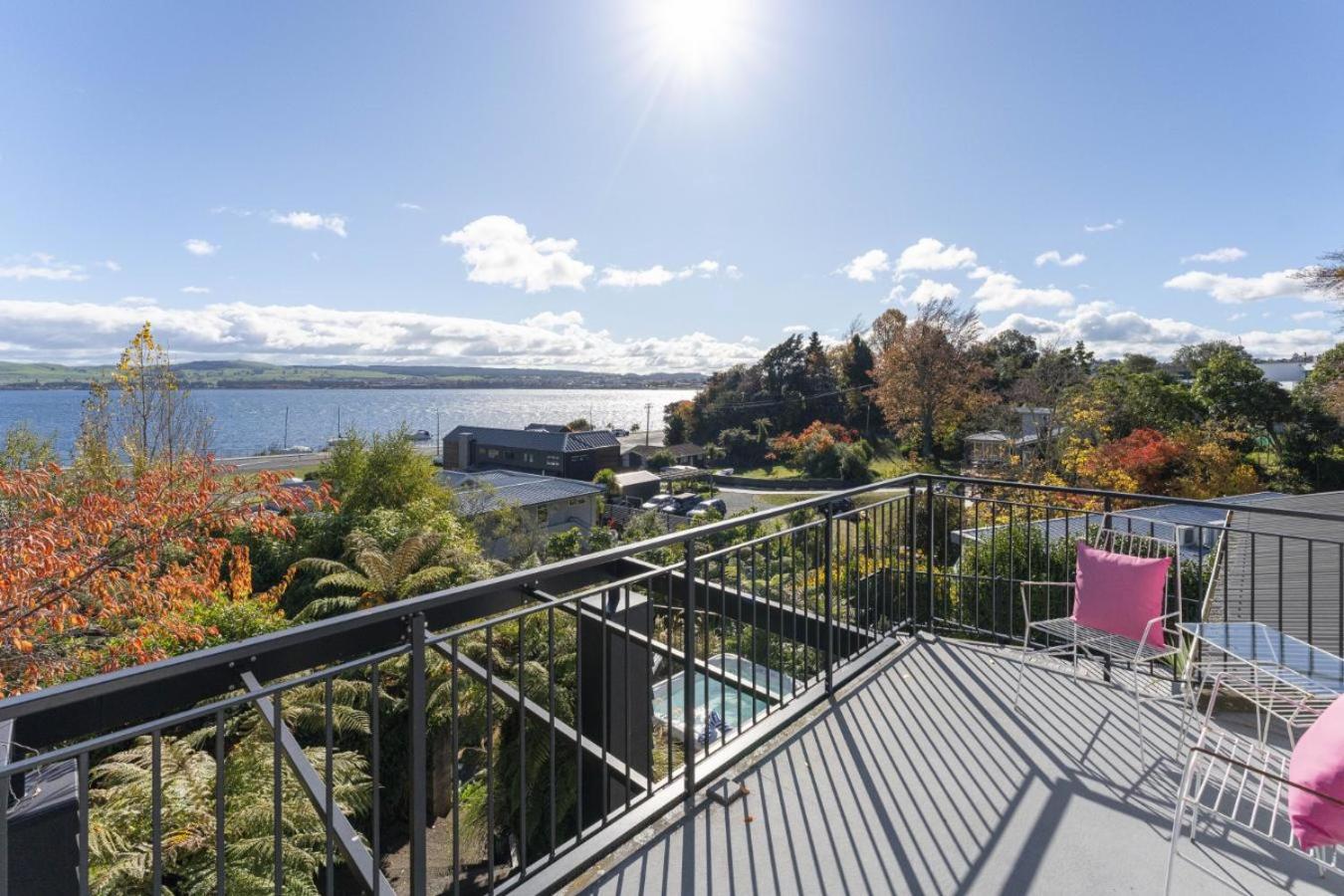 Bayview Lake 陶波 外观 照片